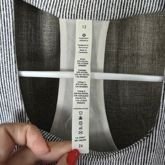 Lululemon Athletica Racer Back Tank Top White/Grey Sports Bra Built In Size 12 - Picture 5 of 5